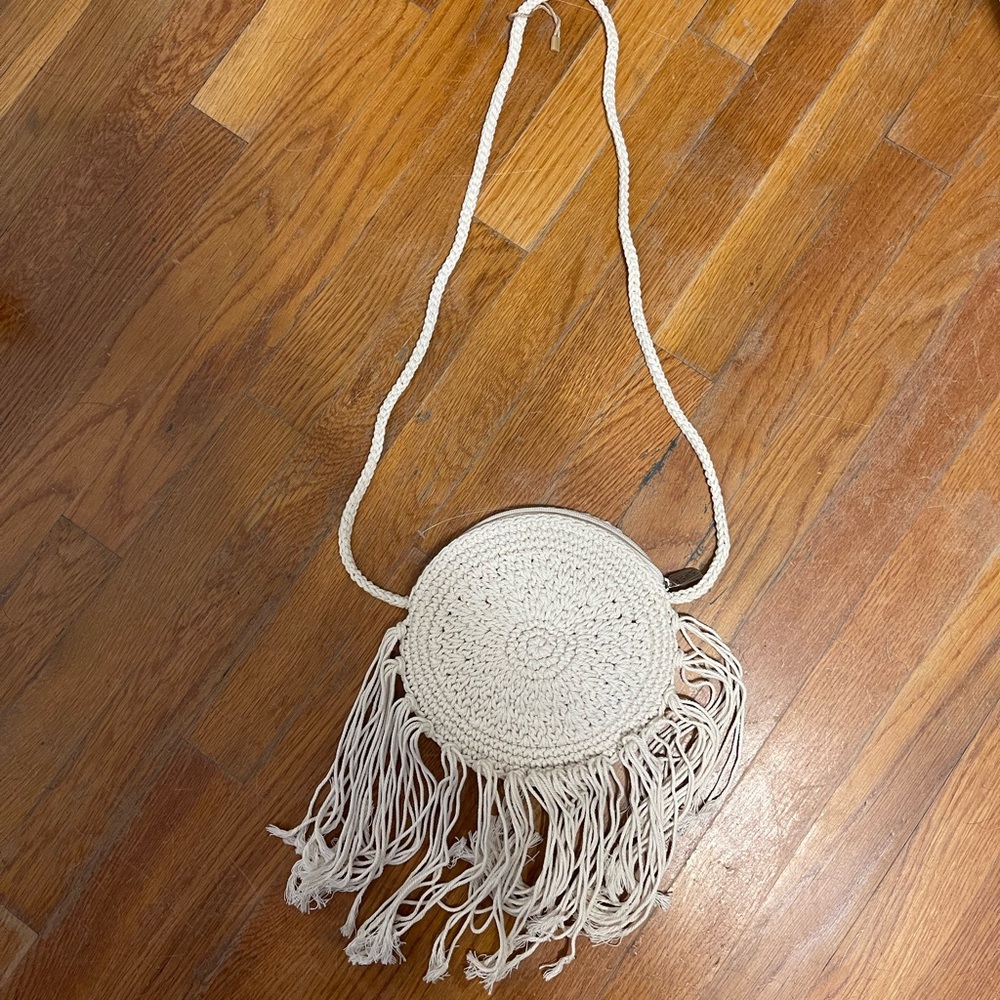 Woven purse, cream color, like new condition, great for beach or vacation